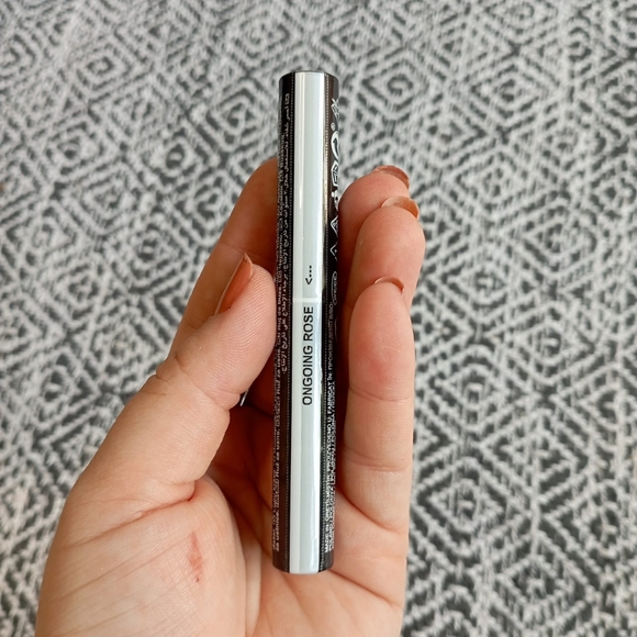 ✨FREE WITH PURCHASE OF 2000✨ Avon Lip Stylo Lipstick in Ongoing Rose - Picture 5 of 14